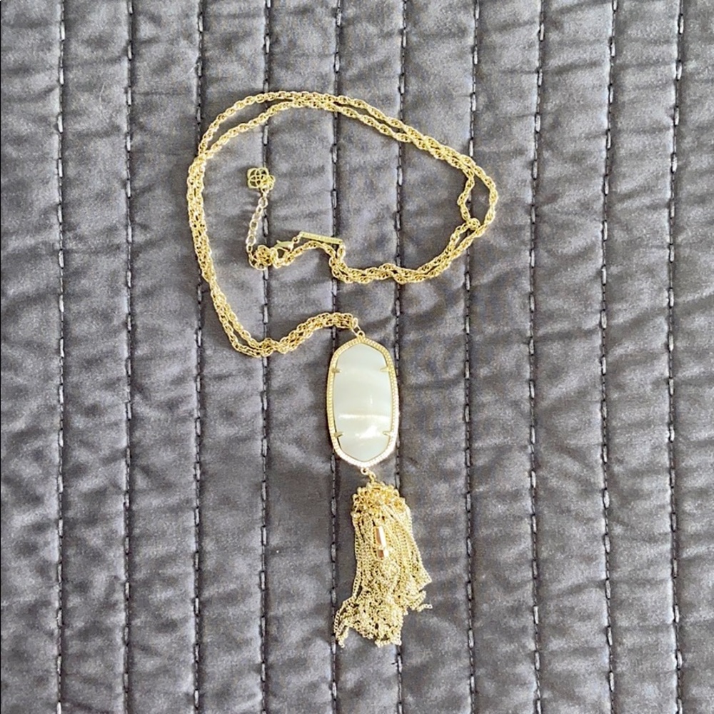 Kendra Scott long pendant necklace